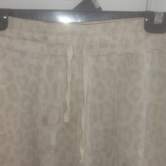 Splendid Pants - Womens splendid joggers. Animal prints, size medium.